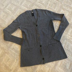 Woman’s Northface cardigan